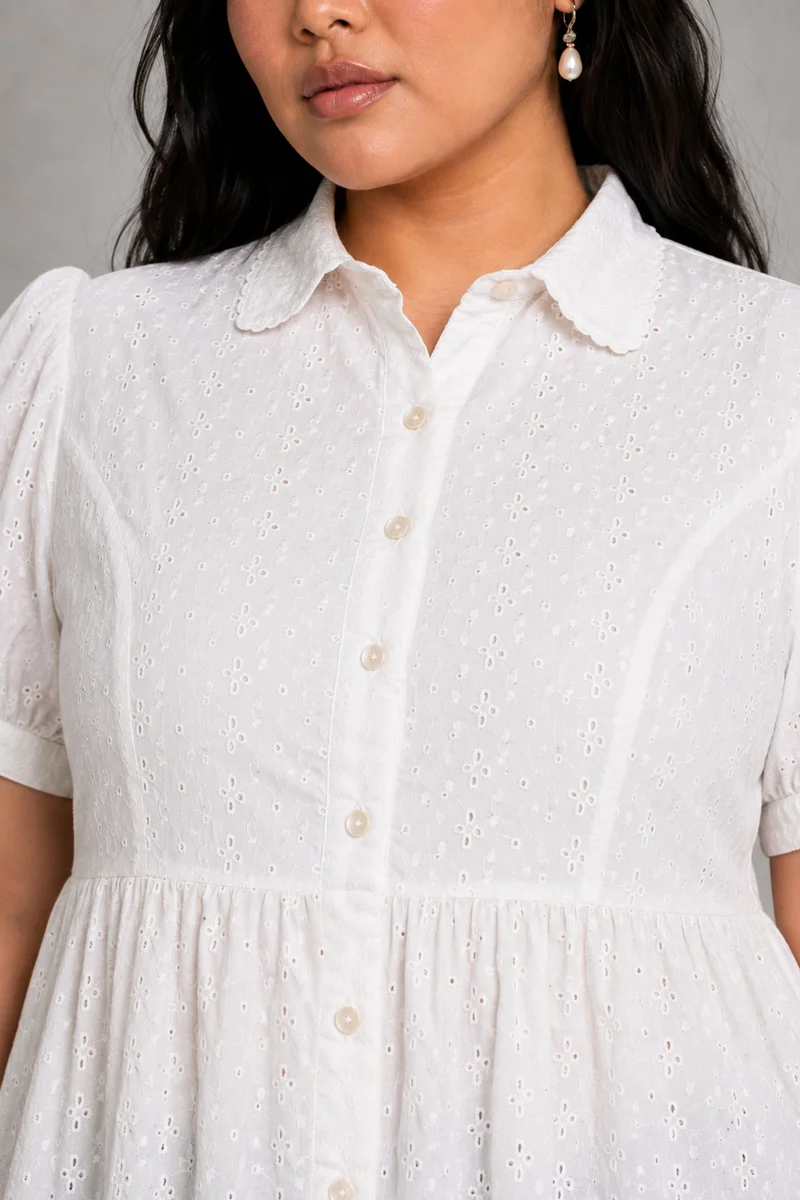 Pella|Cotton Schiffli Peplum Collared Top