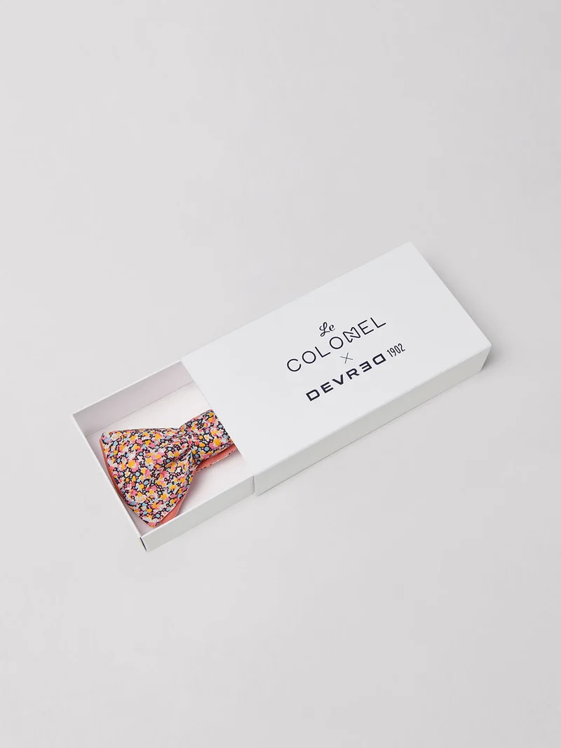 Nœud papillon en coton fleuri