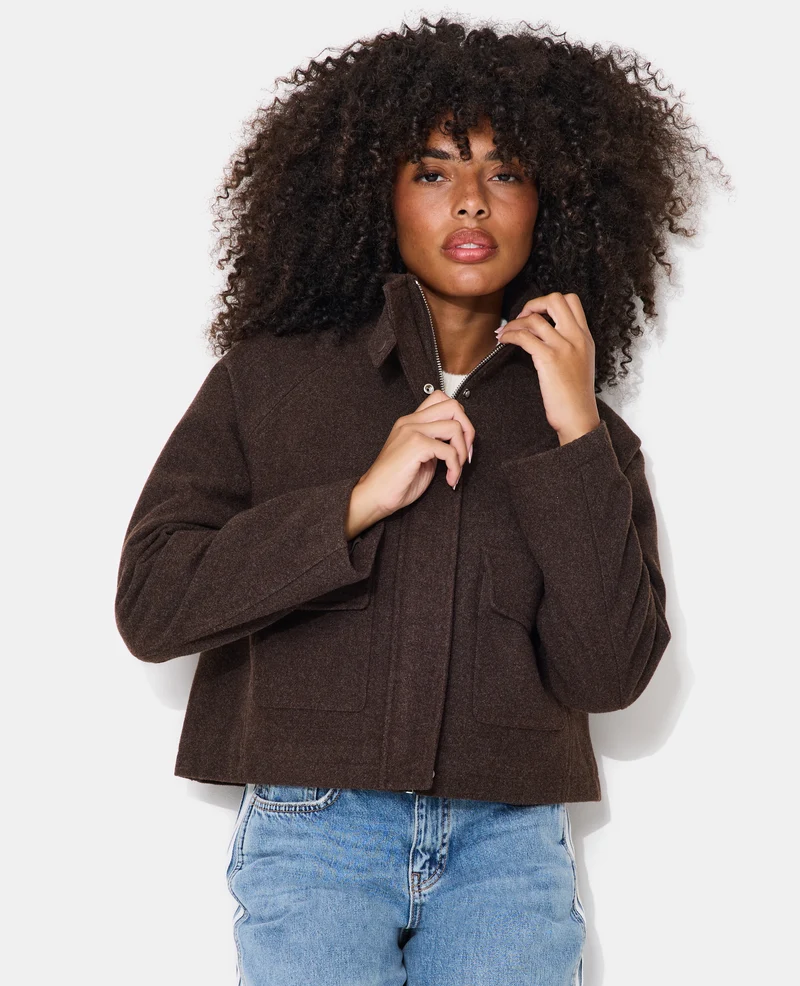Manteau court drap de laine avec col montant