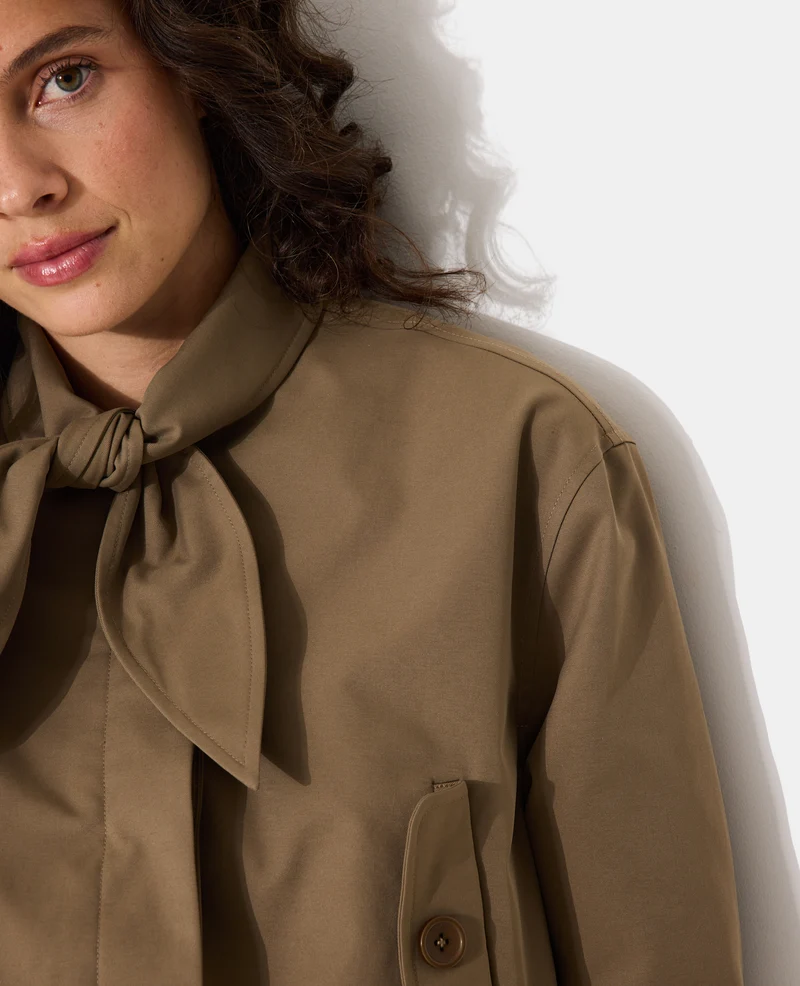 Blouson court avec col nœud