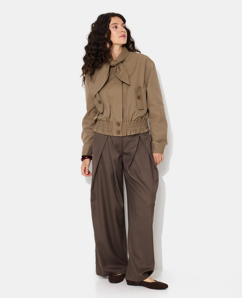 Blouson court avec col nœud