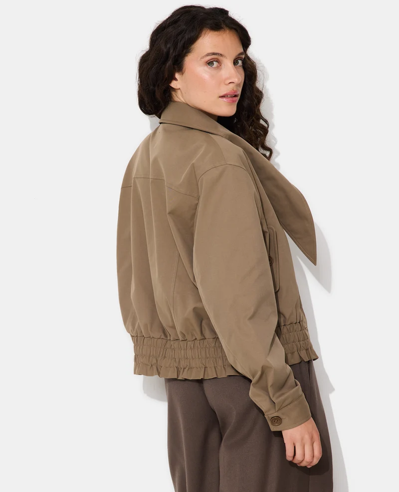 Blouson court avec col nœud
