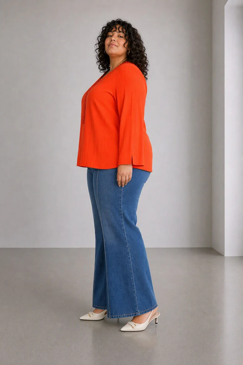 Nimra|Relaxed Top With Lace Trim Detailing
