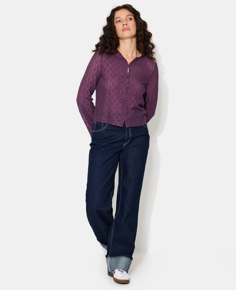 Top en dentelle avec manches flare et boutons