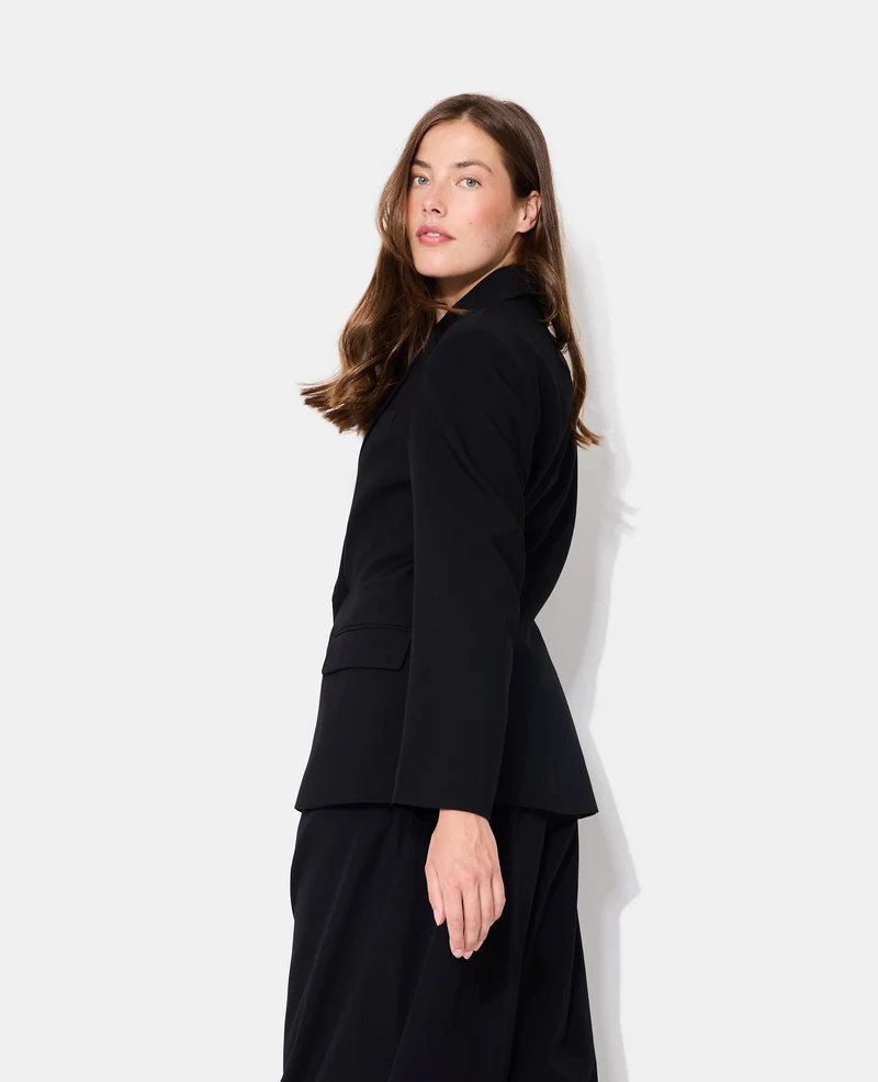 Veste blazer cintrée avec épaulettes