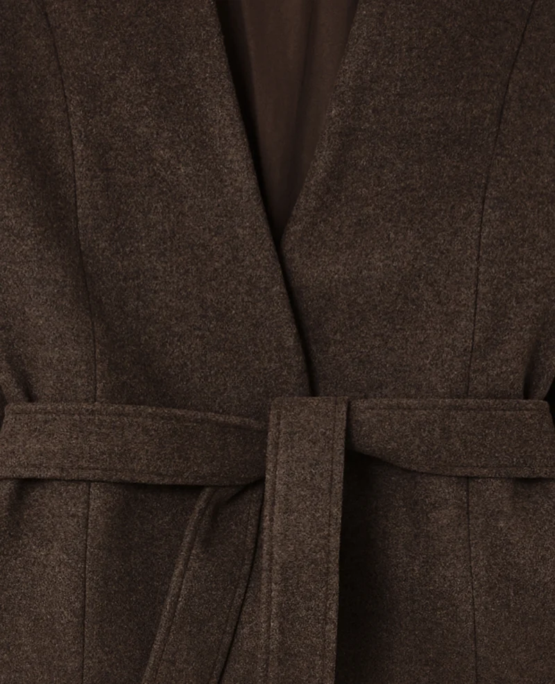 Manteau court drap de laine avec ceinture