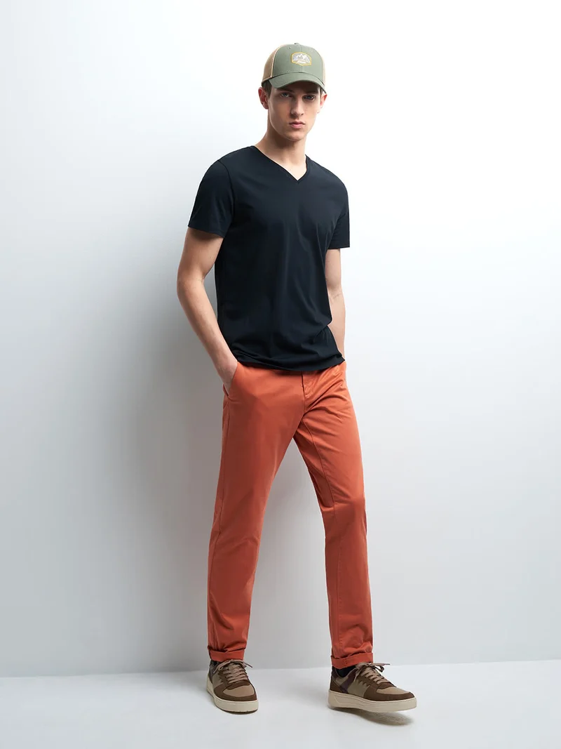 Chino slim en coton élasthane uni