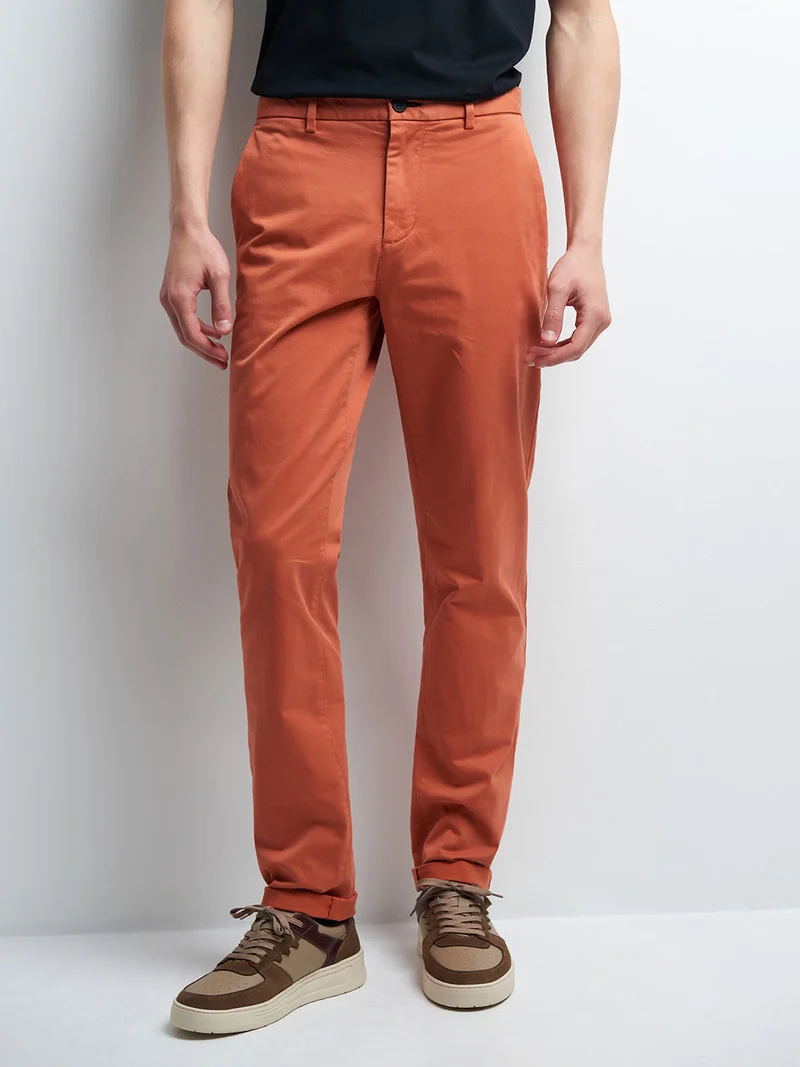 Chino slim en coton élasthane uni