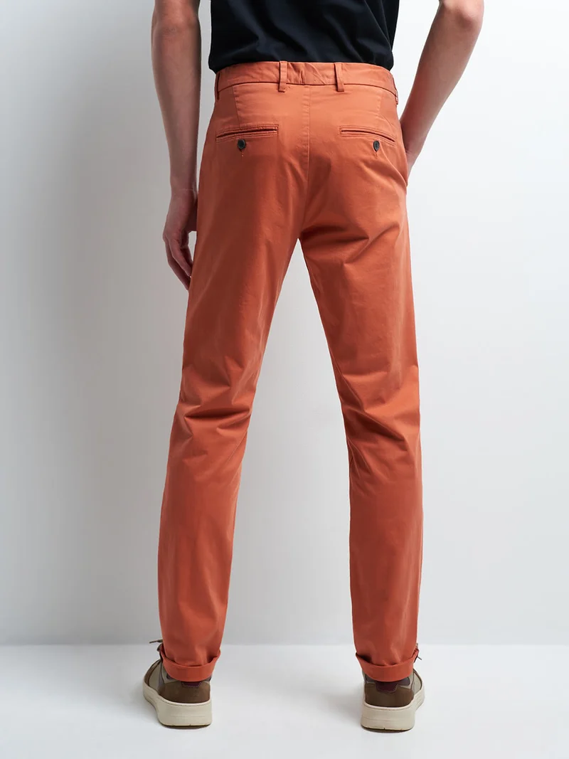 Chino slim en coton élasthane uni