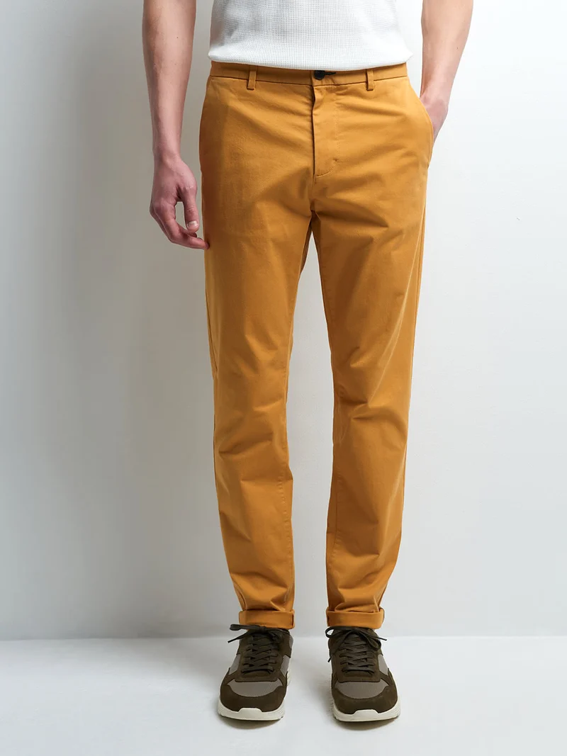 Chino slim en coton élasthane uni
