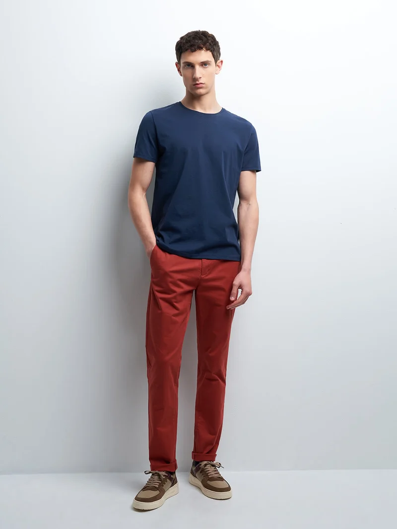 Chino slim en coton élasthane uni