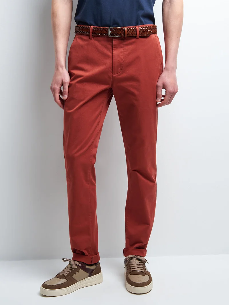 Chino slim en coton élasthane uni