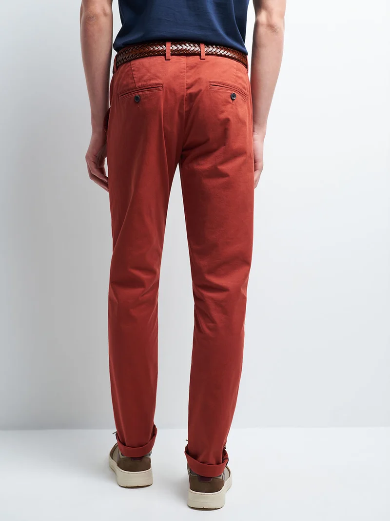 Chino slim en coton élasthane uni