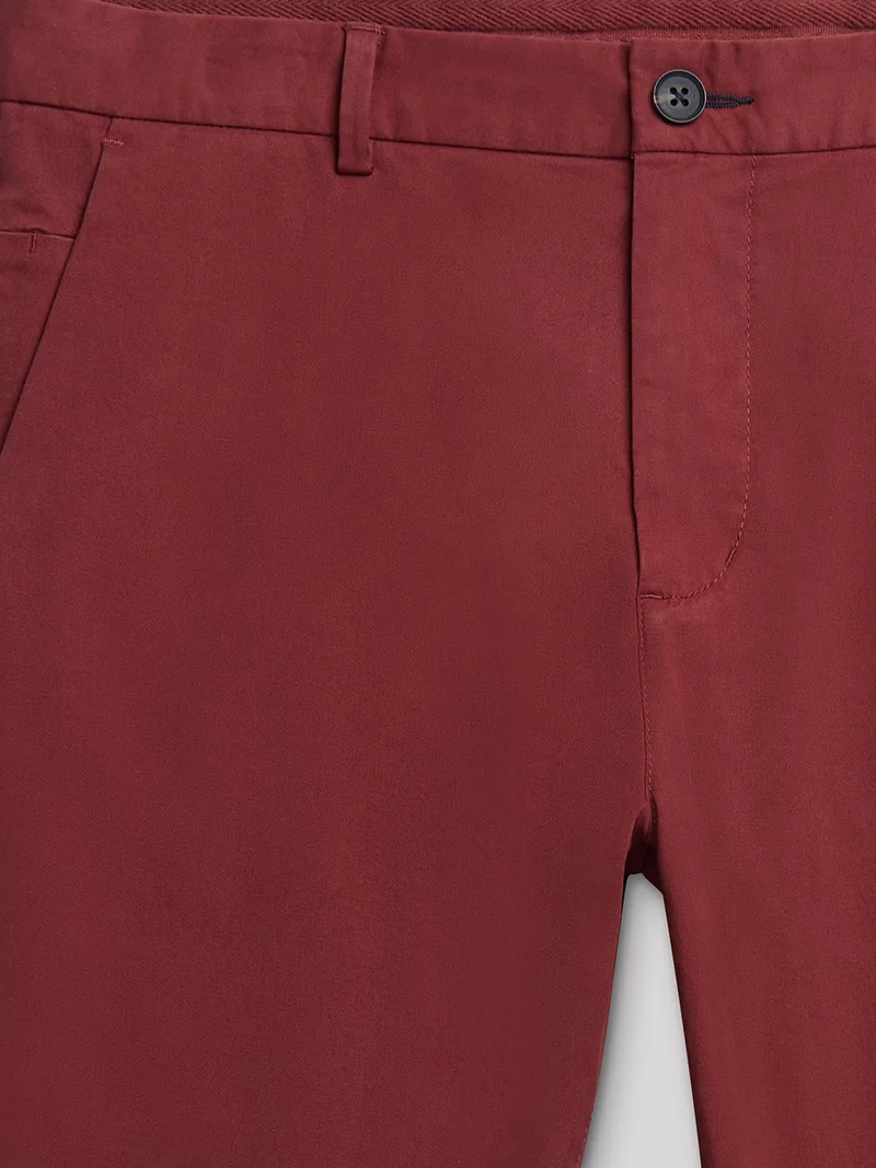 Chino slim en coton élasthane uni