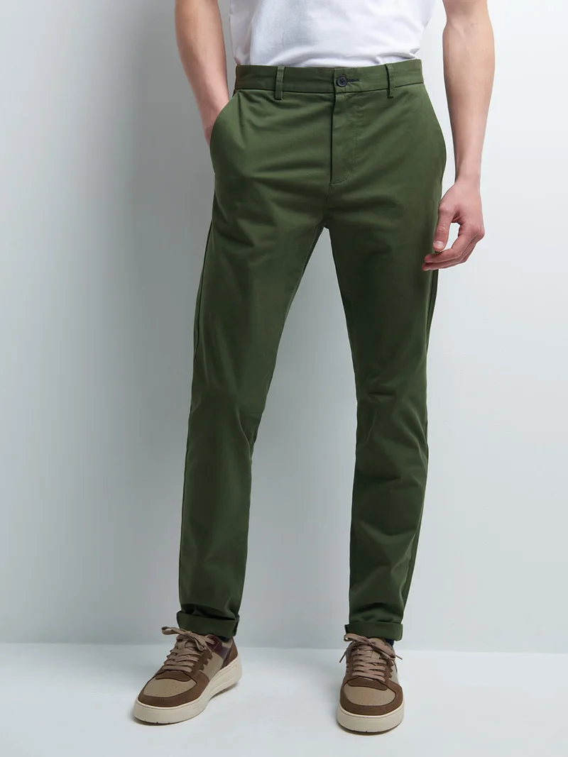 Chino slim en coton élasthane uni