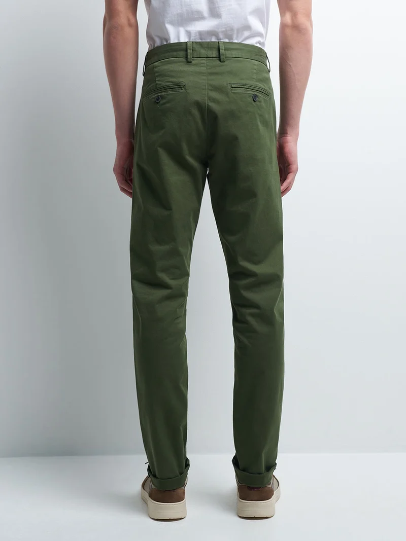 Chino slim en coton élasthane uni