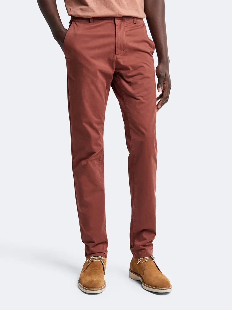 Chino slim en coton élasthane uni