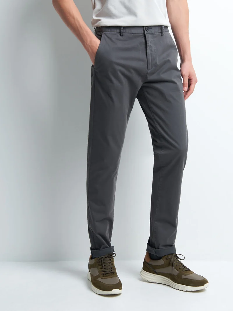 Chino slim en coton élasthane uni