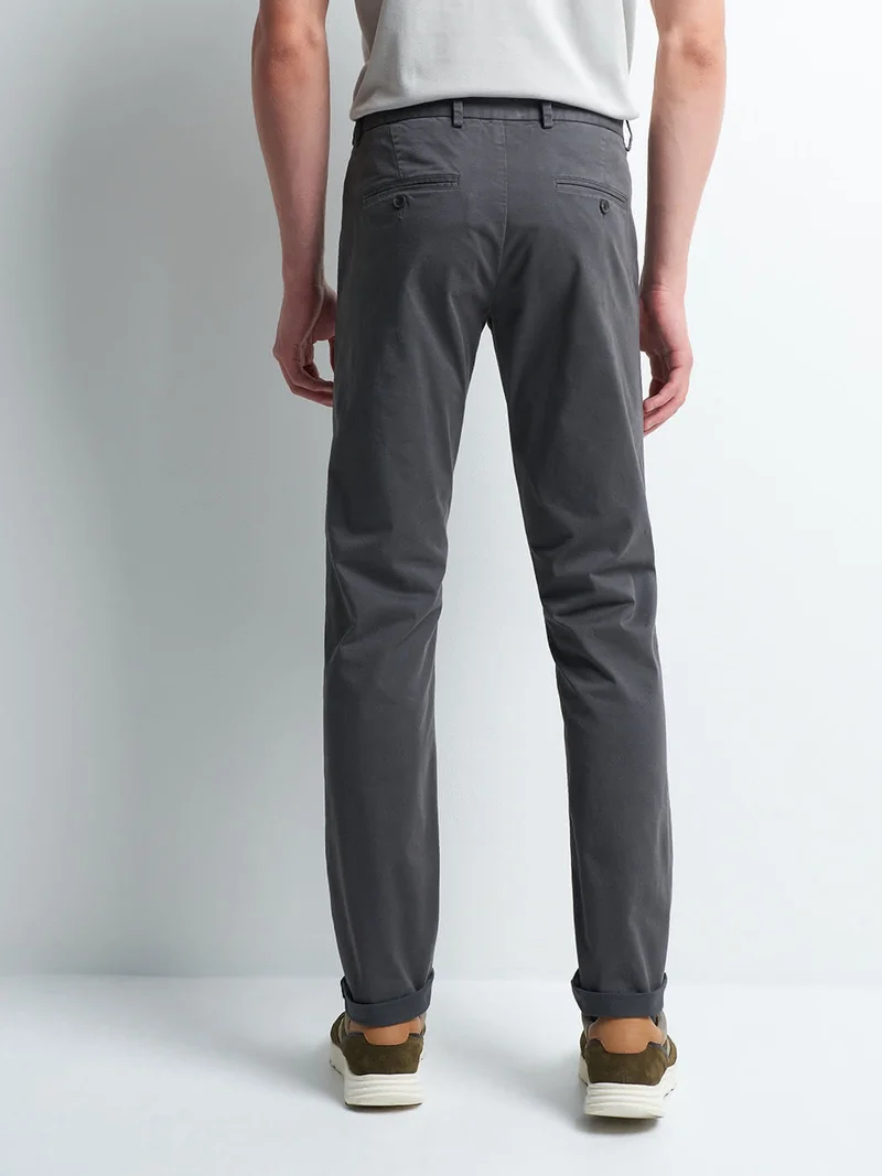 Chino slim en coton élasthane uni
