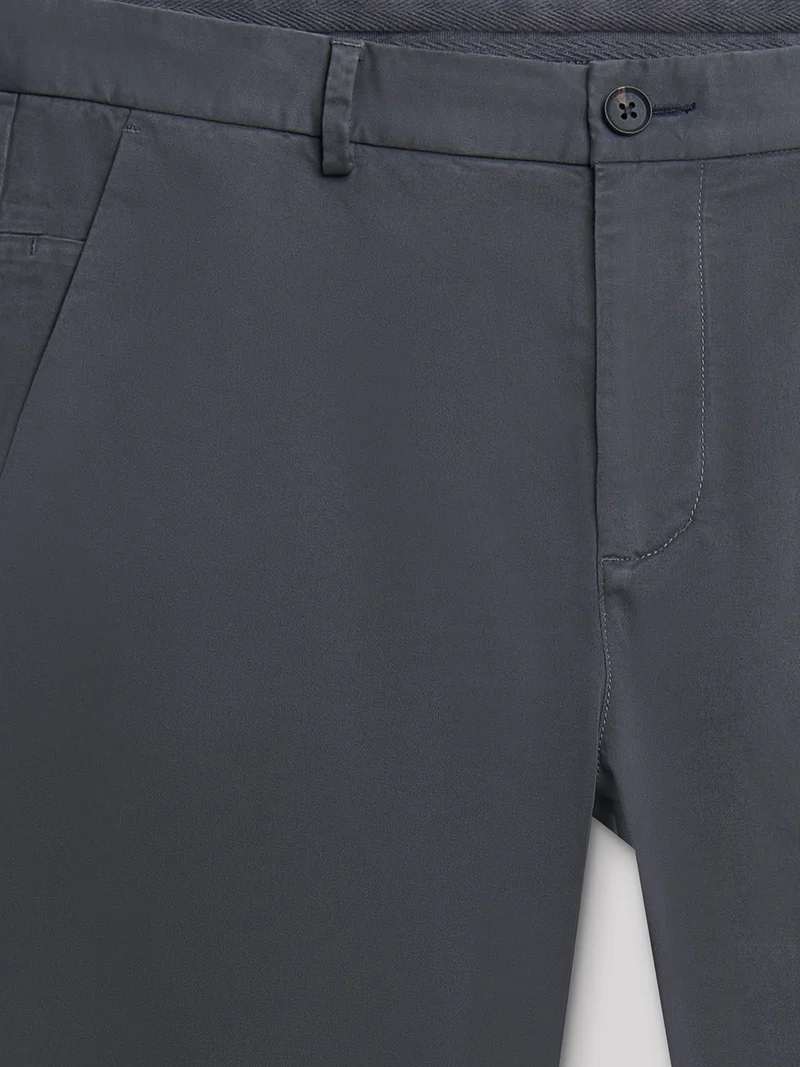 Chino slim en coton élasthane uni