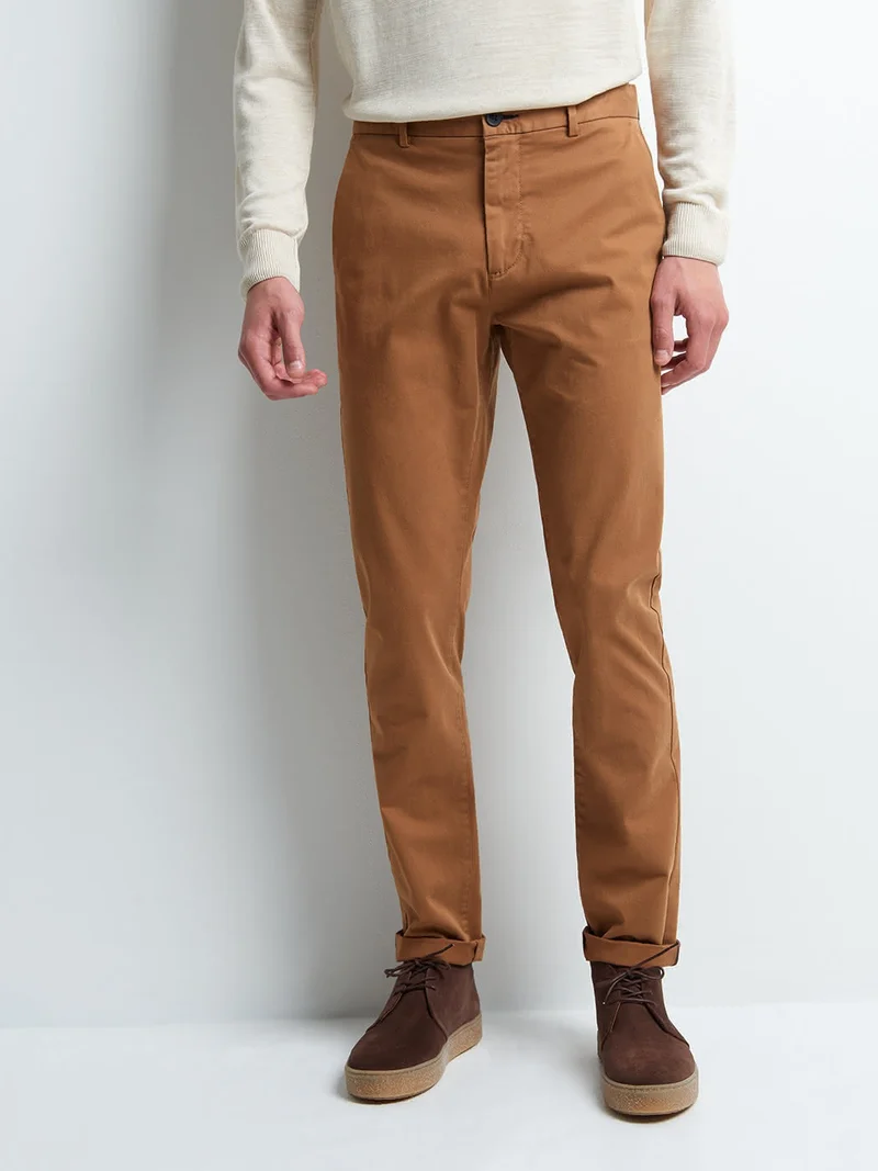 Chino slim en coton élasthane uni