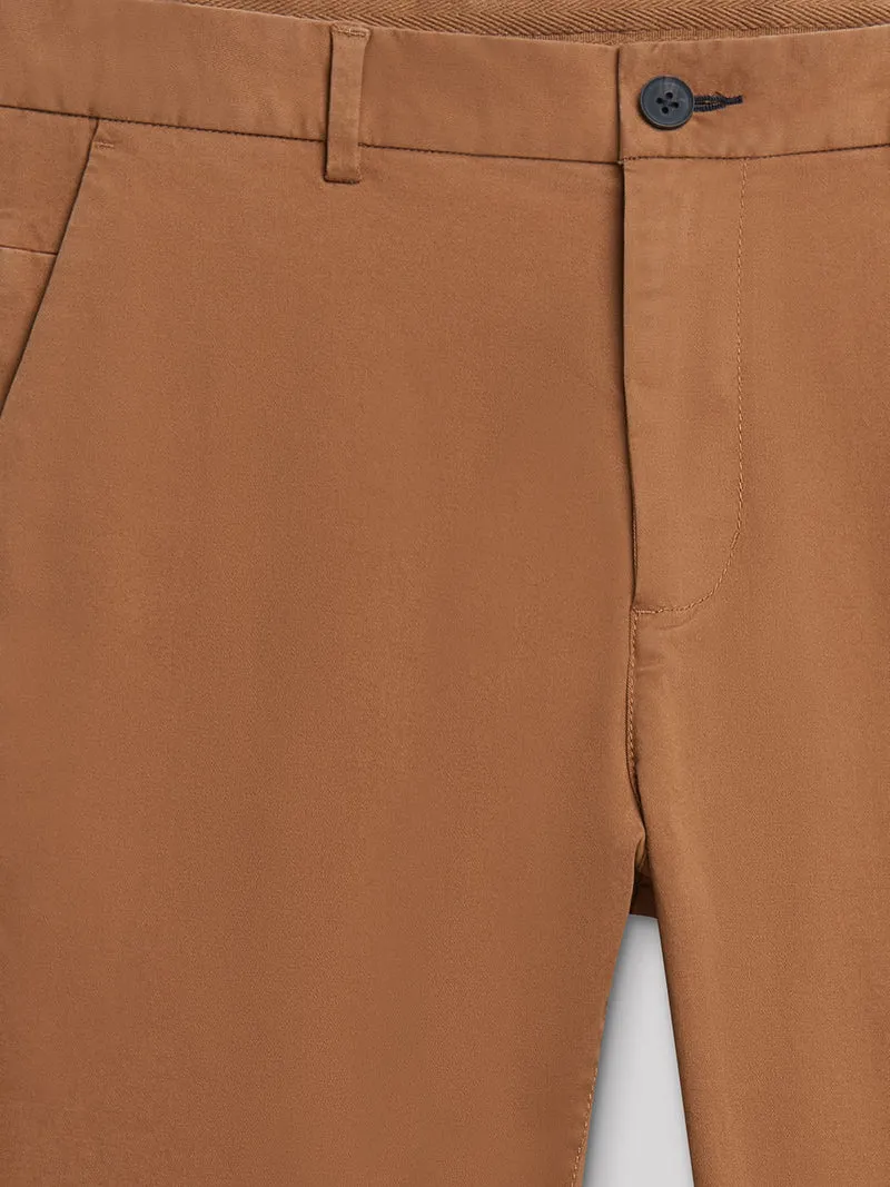 Chino slim en coton élasthane uni