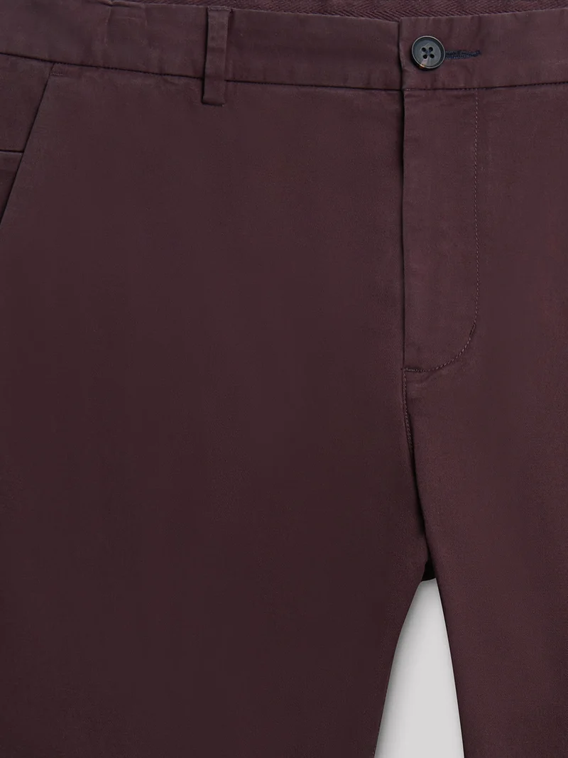 Chino slim en coton élasthane uni