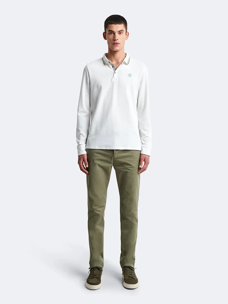 Chino slim en coton élasthane uni