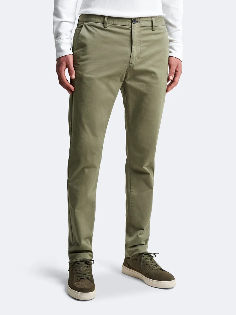 Chino slim en coton élasthane uni