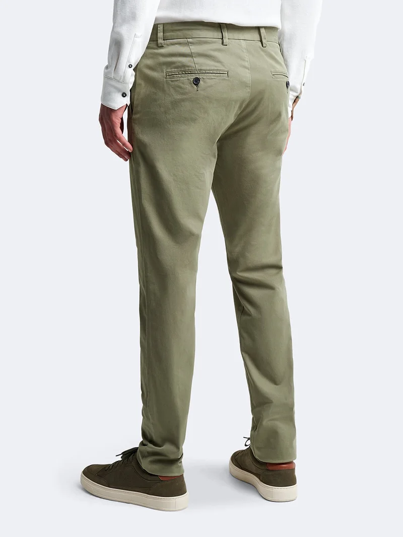 Chino slim en coton élasthane uni