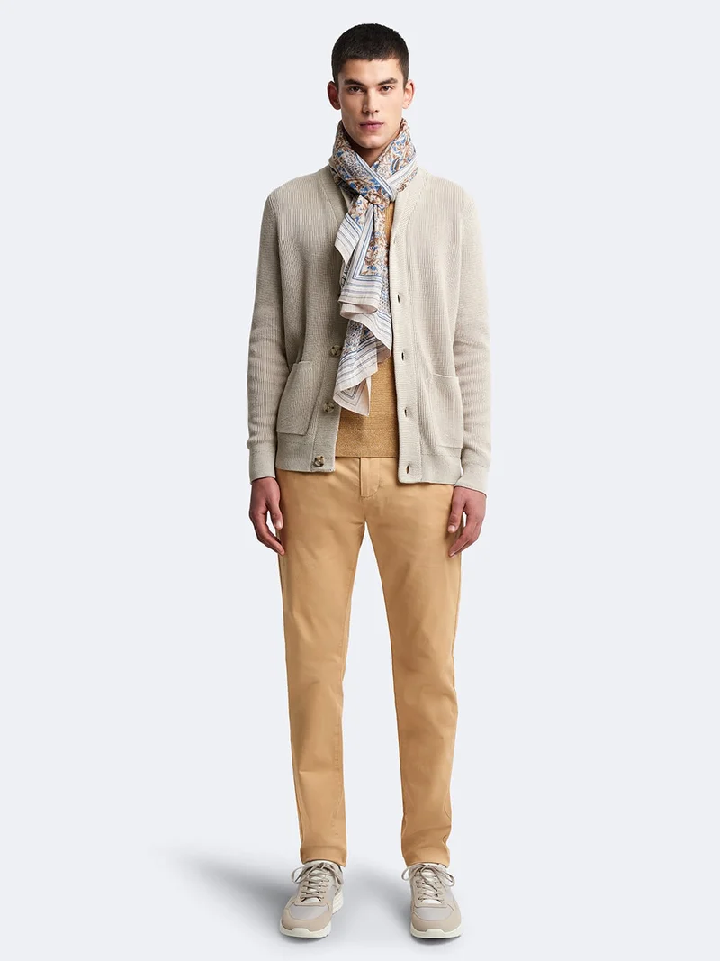 Chino slim en coton élasthane uni