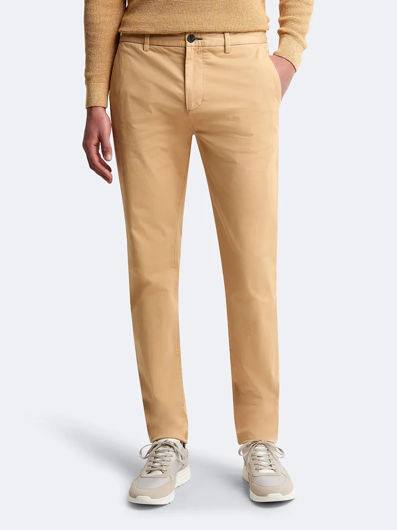 Chino slim en coton élasthane uni