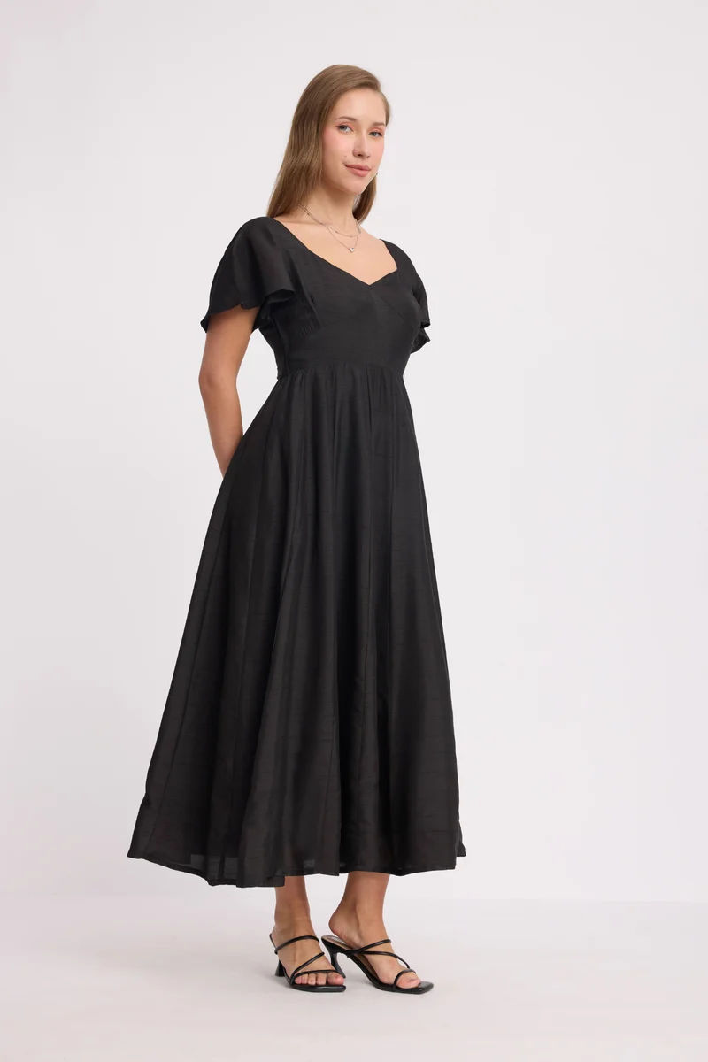 Nobi|100% Viscose Sweetheart Neck Maxi Dress