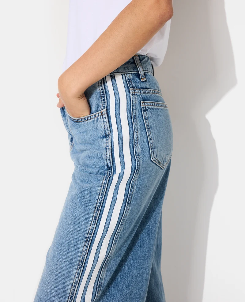 Jean wide taille medium avec bandes contrastées