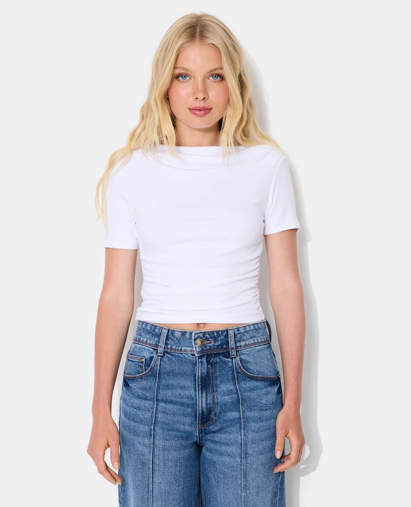 T-shirt encolure asymétrique et drapée