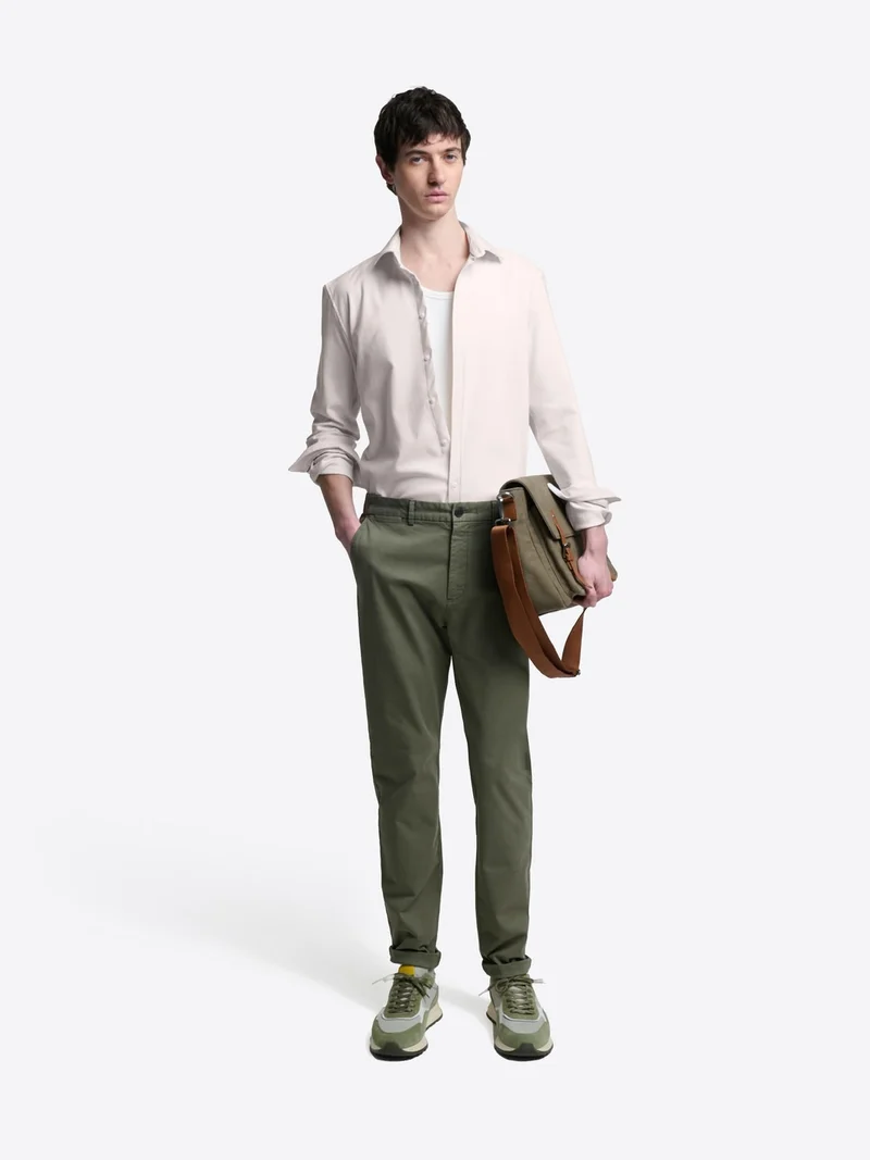 Chino slim en coton mélangé