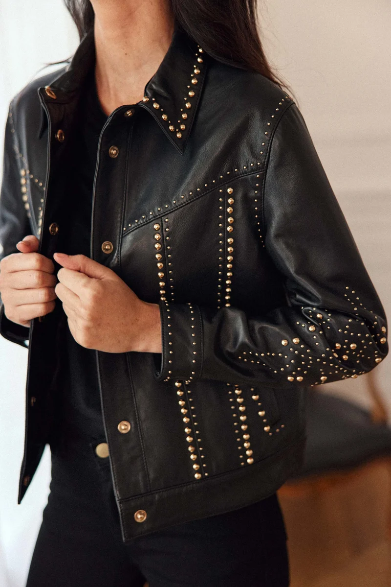 Firna - Veste en cuir cloutée