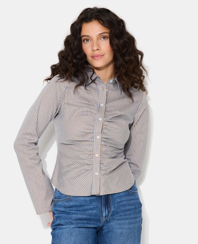 Chemise fittée rayée avec fronces