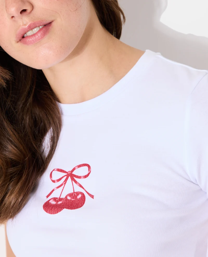 T-shirt ajusté avec print cerises et nœud