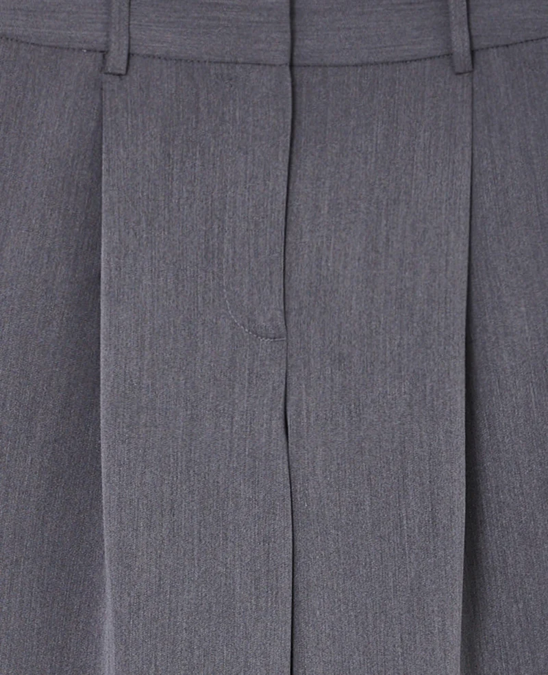 Pantalon large et droit avec pinces