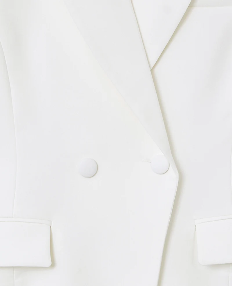 Veste blazer cintrée avec épaulettes
