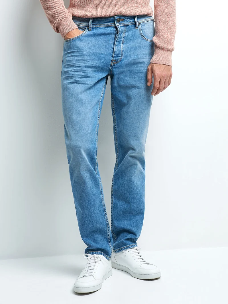 Jean denim regular en coton mélangé