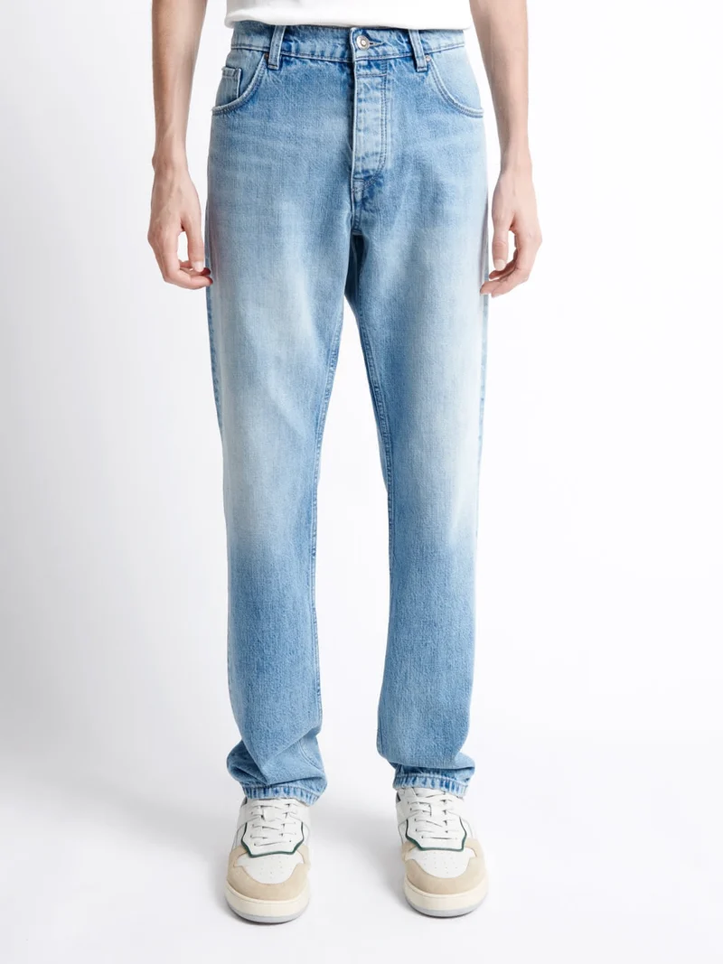 Jean denim regular en coton blanchi