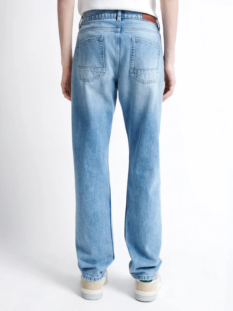 Jean denim regular en coton blanchi