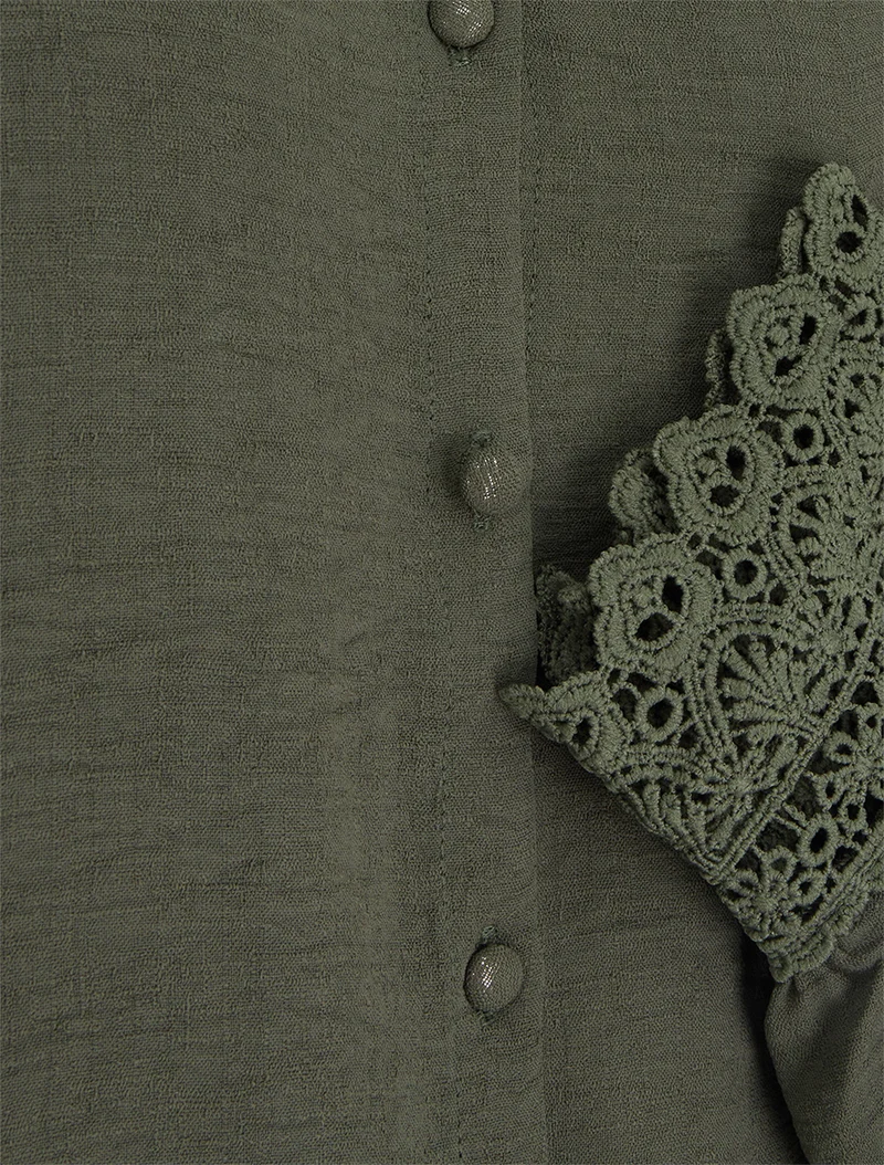 Blouse fluide col mao en dentelle - Kaki
