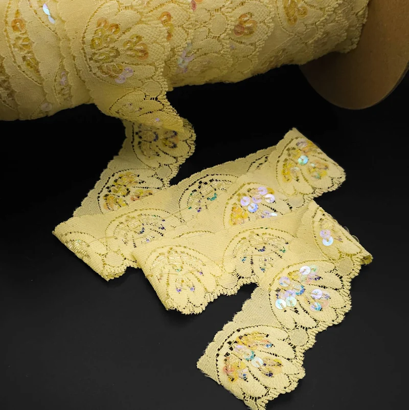 Galon de dentelle florale extensible à paillettes | Jaune pâle | 40 mm - 1 1/2'