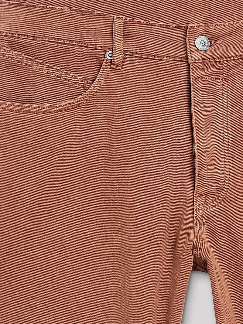 Jean couleur regular en coton élasthane