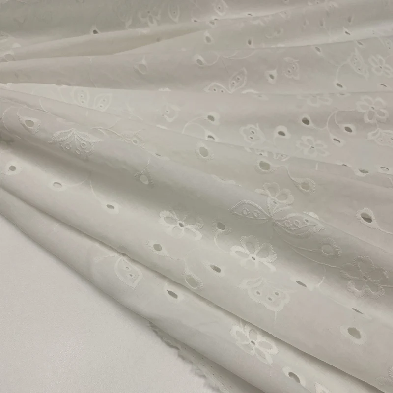 Tissu Brodé, Broderie anglaise Coton - Sofia