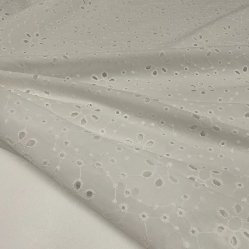 Tissu Brodé, Broderie anglaise Coton - Sofia