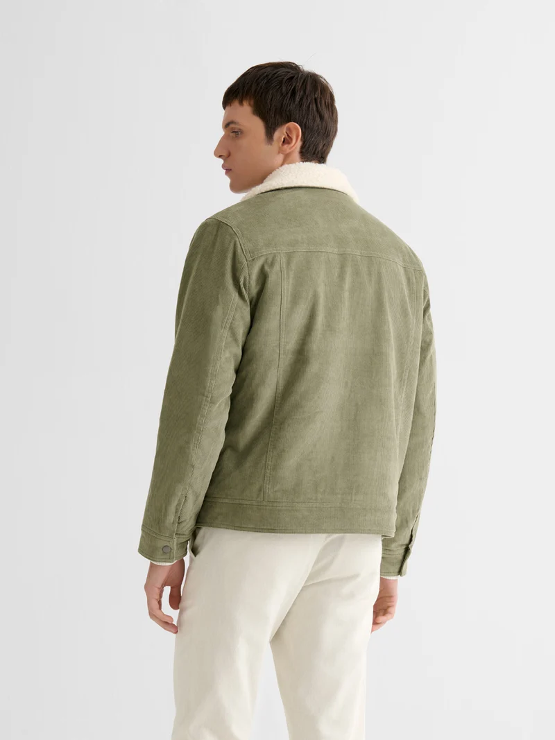 Veste en velours côtelé col sherpa